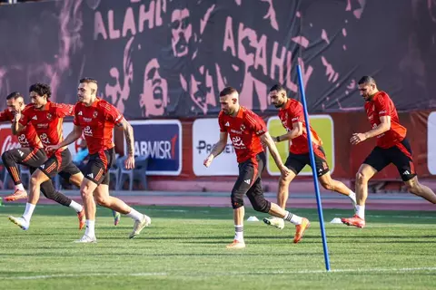 الأهلي يخوض مرانًا أخيرًا قبل السفر لموريتانيا بطائرة خاصة